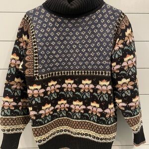 Vintage Floral Patterned Turtleneck Sweater